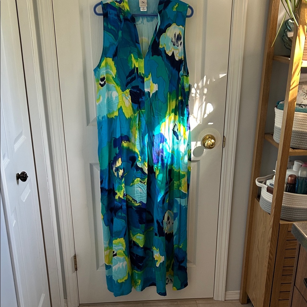 Natori Blue and Green Abstract Dress